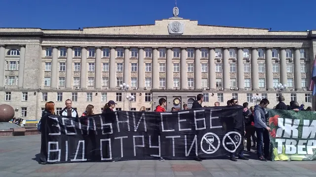 Ходою за здоровий спосіб життя черкасці відзначили Весвітній День здоров'я (Фото) — фото 1