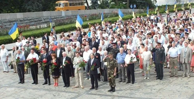 Черкасах вшанували пам'ять жертв війни в Україні — фото 1