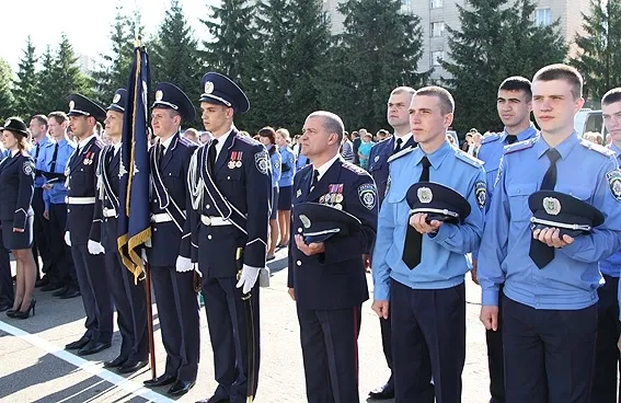 Черкаських міліціонерів нагородили за мужність і героїзм (Відео) — фото 1
