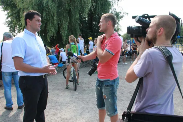 Два дні у Черкасах спортсмени із 12 областей України змагалися у плаванні, бігу та їзді на велосипеді (Фото) — фото 1