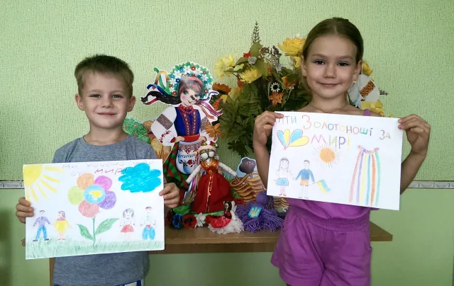 «Солдати, повертайтеся! Ми чекаємо на вас!» — фото 1
