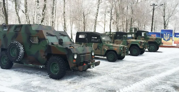 Черкаський автомобільний завод презентував легкий бронеавтомобіль «Барс» — фото 1
