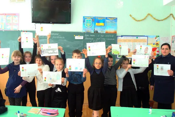 Маленьким пішоходам нагадали як себе поводити на дорозі взимку — фото 1